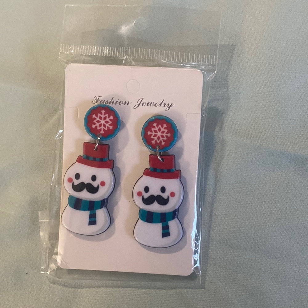 NEW Snowman Earrings